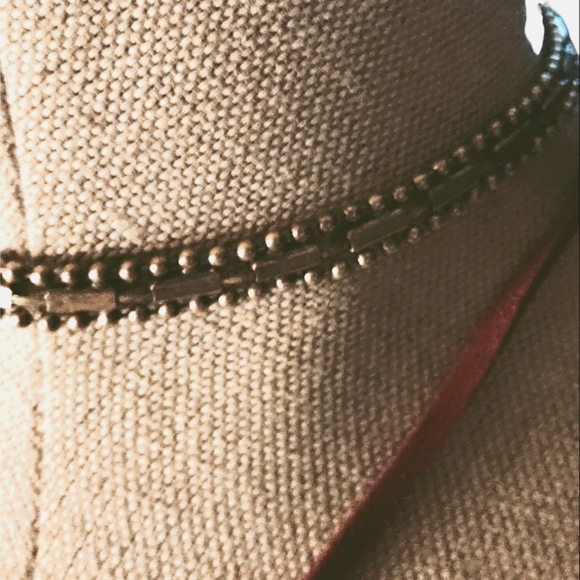 Choker - Picture 3 of 3